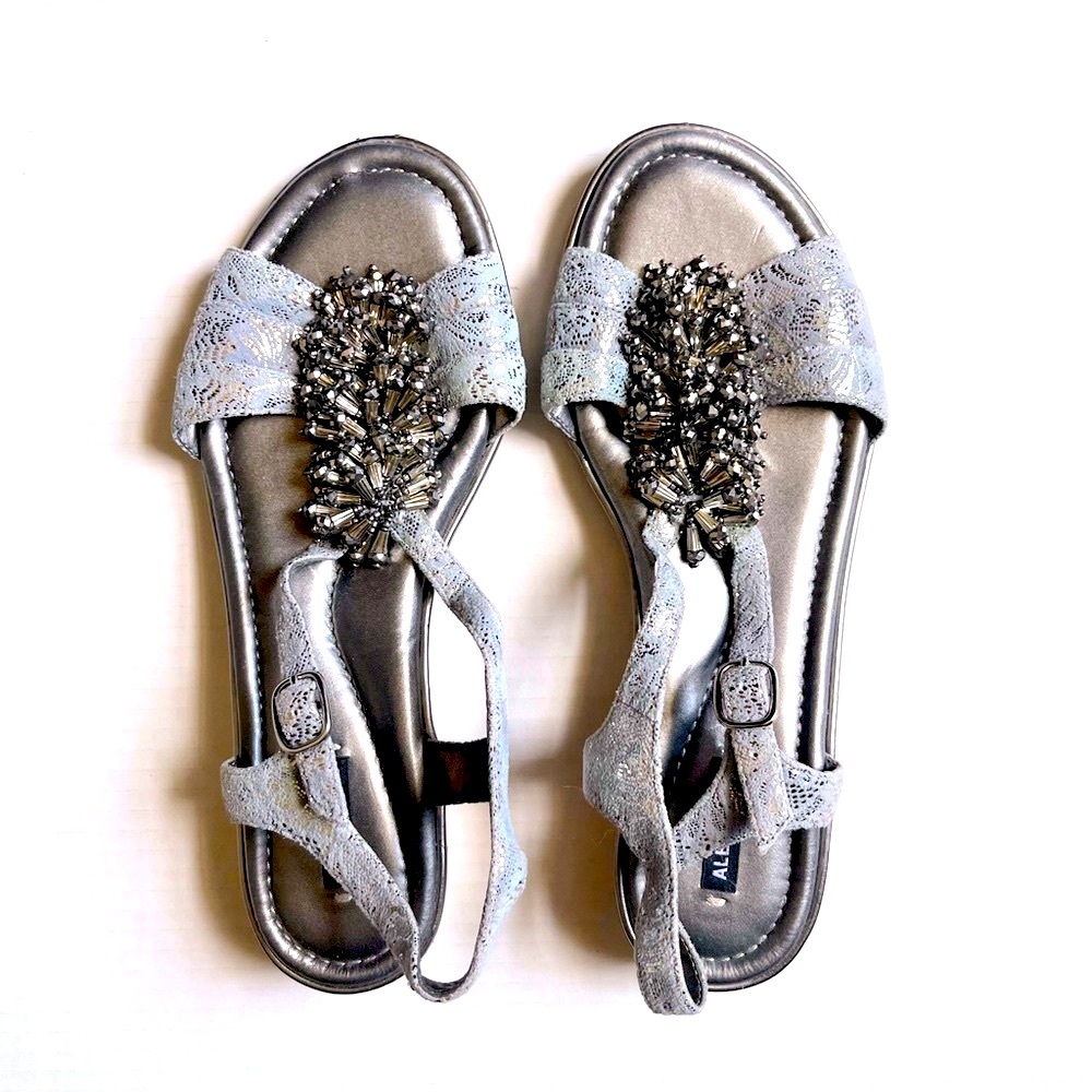 •ALEX MARIE• GORGEOUS Annabelle Wedge Sandal